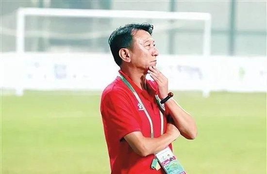 浴池中的她